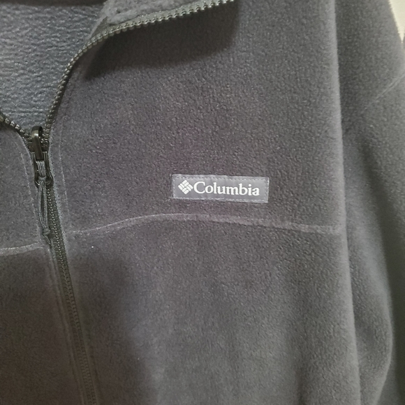 Columbia zip up jacket - Picture 2 of 4